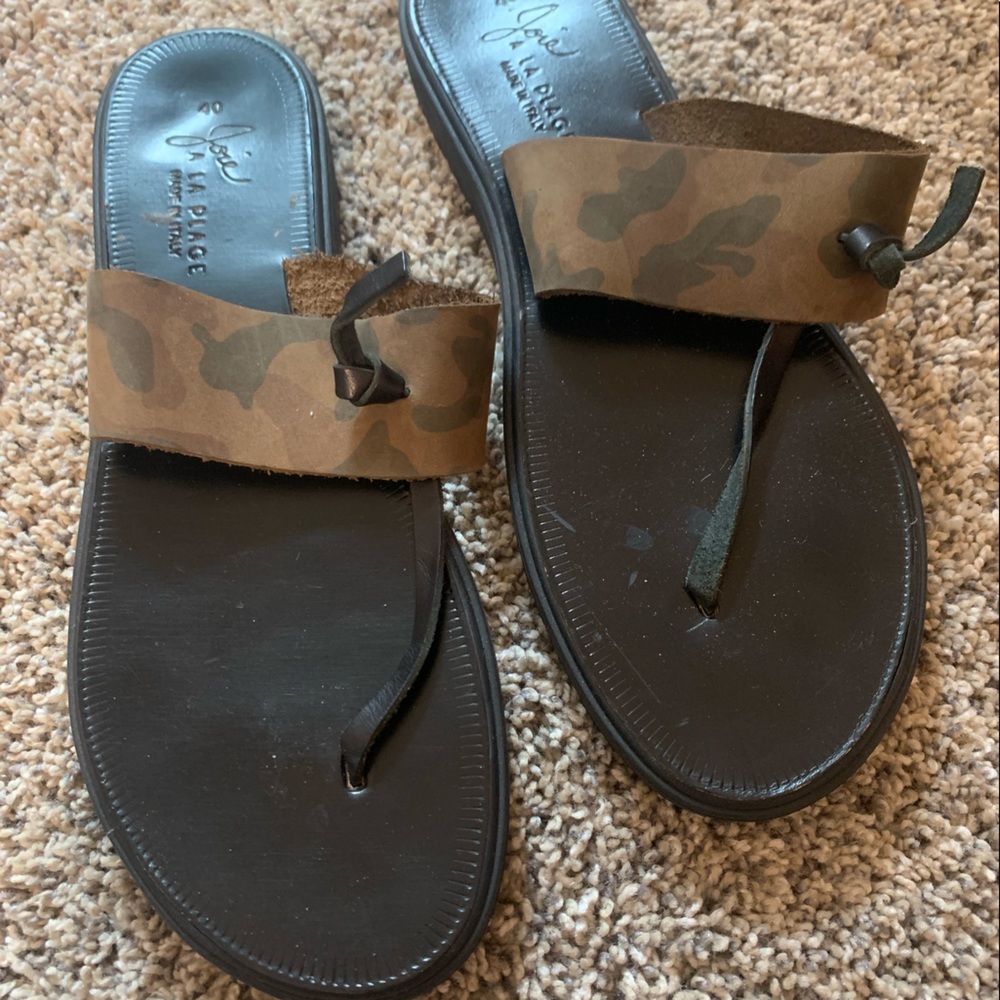 Camo Thong sandals